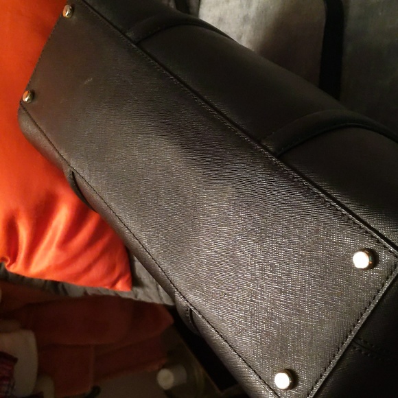 Kate spade black bag with gold hardware - Picture 3 of 13